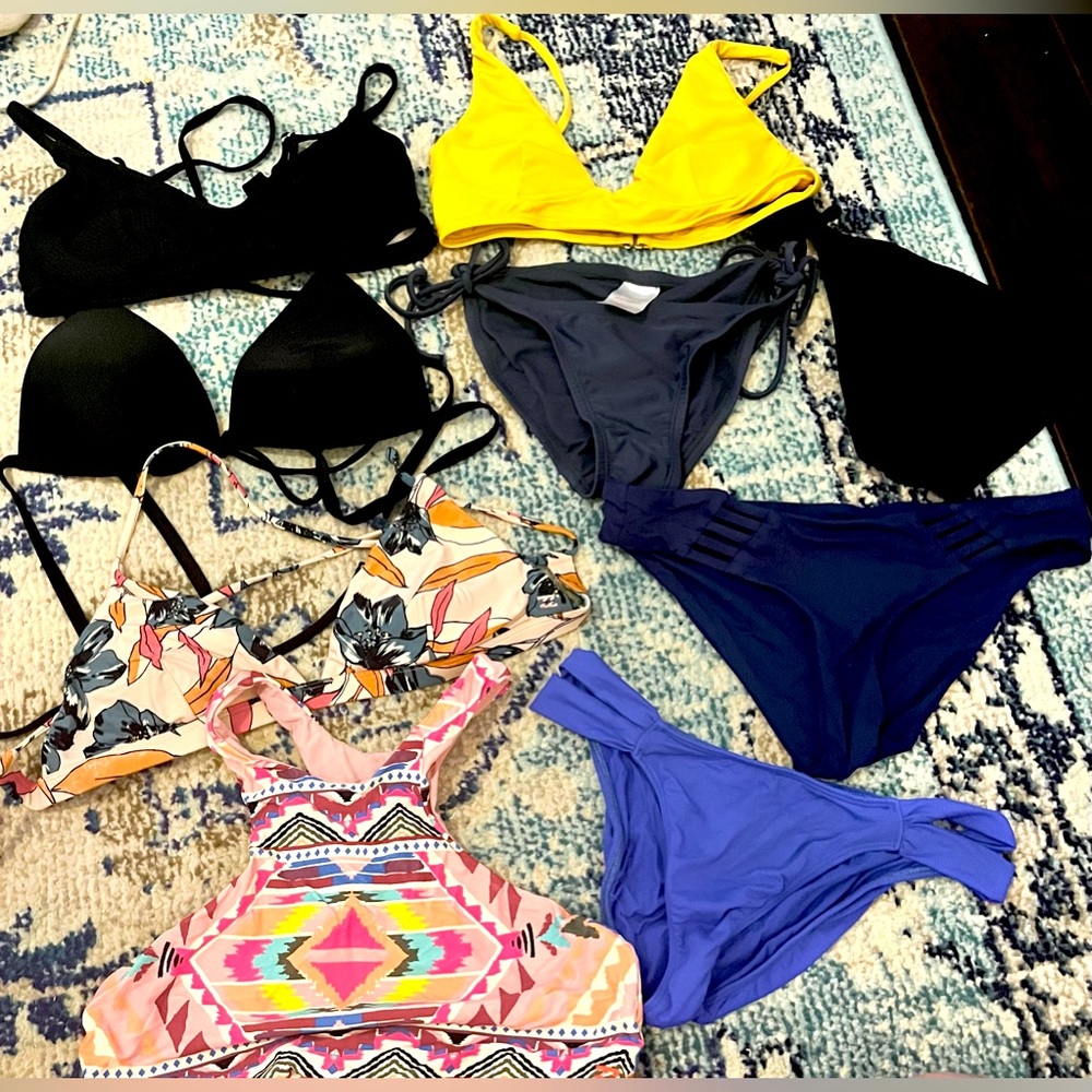 Swimwear top and bottom lot